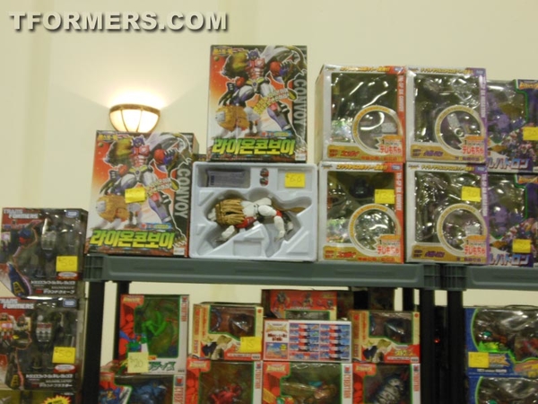 BotCon 2013   The Transformers Convention Dealer Room Image Gallery   OVER 500 Images  (205 of 582)